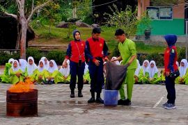 Pemkab Natuna edukasi pelajar SMP cara tanggulangi kebakaran