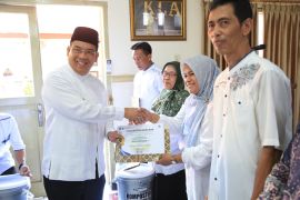 Sebanyak 16 sekolah peduli lingkungan di Kota Probolinggo terima Adiwiyata