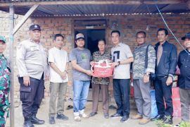 Pemkab Rejang Lebong salurkan bantuan tunai dan paket darurat untuk korban angin puting beliung