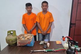 Dua penambang emas ilegal di Kuansing diciduk Polda Riau