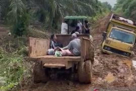 Viral video jenazah di Tanjabtim diangkut menggunakan 'jonder'
