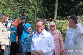 Karyawan bergaji Rp6,2 juta bisa naik Transjakarta hingga MRT gratis