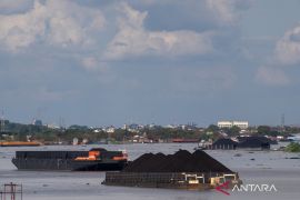 Harga batu bara periode II November turun lagi jadi 102,03 dolar AS