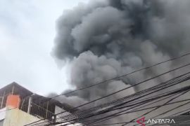 Terjadi di gang sempit, kebakaran di Gropet berpotensi meluas