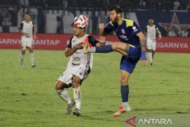 Persija Jakarta menangkan laga sengit kontra Arema 2-1