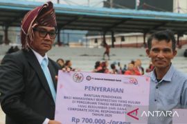 774 mahasiswa berprestasi terima beasiswa