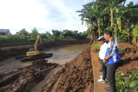 Normalisasi kali dan bendungan, Pemkot Tangerang turunkan alat berat