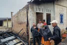 BPBD Bintan bantu tujuh warga terdampak kebakaran rumah