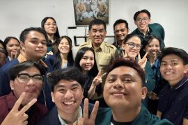 Gubernur harap mahasiswa timba ilmu luar daerah tingkatkan prestasi