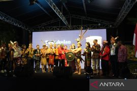 Wagub Kalbar tekankan pentingnya mengubah persepsi negatif terhadap Dayak