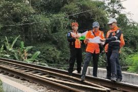 Daop 7 periksa lintas dengan "walkthrough" cegah gangguan perjalanan KA