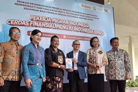 KP2MI launches pocket book for financial education for migrant workers