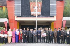 Pemkab Agam bantu alat rumah tangga penghuni relokasi erupsi Marapi 