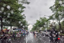 Tiga kabupaten di NTB berstatus siaga curah hujan tinggi