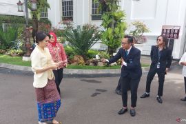 Sherly Tjoanda hadiri penganugerahan pahlawan Sultan Tidore ke-37