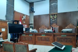 Sidang praperadilan Paulus Tannos ditunda