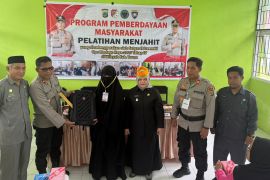Satgas Madago Raya berikan pelatihan menjahit dorong kemandirian warga