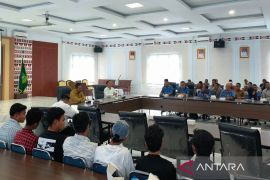 Pemkab Madina fasilitasi pembagian bonus produksi PT SMGP di tiga kecamatan