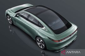 Sedan Chery Exeed Exlantix ES 2026 hadir dengan jangkauan 860 km