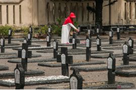 Hari Pahlawan, Ziarah di Taman Makam Pahlawan Kusumanegara Yogyakarta Page 4 Small