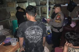 Polres Banjarbaru gerebek pesta tuak