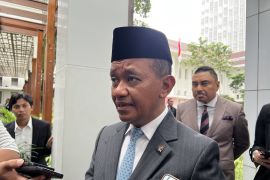 Menteri Bahlil kaji tambang Freeport yang tak terdampak longsor