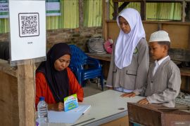 Dari Sampah untuk Masa Depan Anak-Anak Kuala Tanjung Page 2 Small