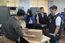 Kejari geledah Kantor Wali Kota Jaktim usut proyek mesin jahit