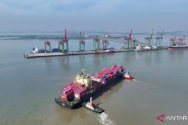 Terminal Teluk Lamong sambut kedatangan perdana MV Highway