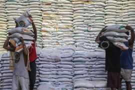 Ekonom: Bulog punya PR salurkan 1,5 juta ton beras hingga akhir 2025