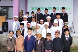 Siswa MI Plus Berkah Ibu Labulia rayakan Hari Pahlawan dengan cosplay tokoh Nasional