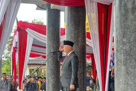 Peringati Hari Pahlawan, Gubernur Mahyeldi Pimpin Upacara dan Serukan Nilai Keikhlasan