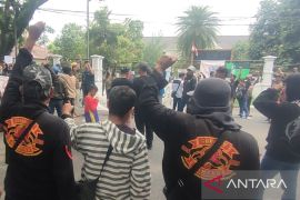 350 personel Satpol PP Cianjur tertibkan pedagang di Bomero