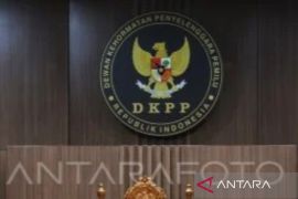 Langgar KEPP, DKPP sanksi Komisioner Bawaslu Wajo tak layak penyelenggara