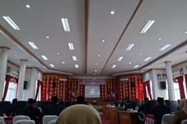 Wako Payakumbuh Zulmaeta dengarkan pidato Presiden