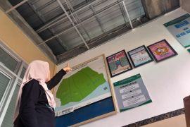 Gedung Puskesmas Gambesi Ternate rusak diterjang angin kencang