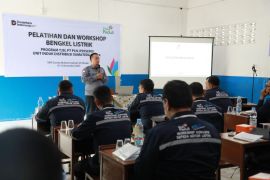 PLN Sumut sokong guru SMK di Medan pelopor konversi motor listrik