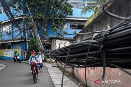 DKI kemarin, penataan kabel hingga Raperda SPAM