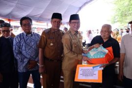 Pemkot Payakumbuh salurkan bantuan tunai bagi pedagang korban kebakaran