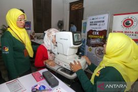 Pemkab Sidoarjo adakan layanan CKG sebagai wujud peringati HKN 2025