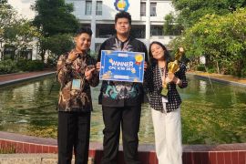 Mahasiswa FTUI raih juara 1 pada ajang 'Corrosion Presentation Challenge' di ITS