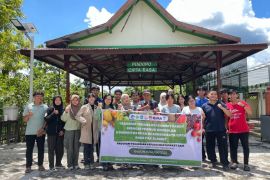 UPR latihan dan transfer teknologi produk gummy jelly buah di agrowisata