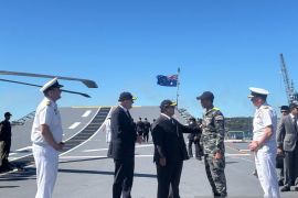 Prabowo puji intelijen Australia saat disambut musik bagpipe di kapal