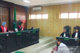 Pelempar molotov kasus demo gedung DPRD Madiun jalani sidang dakwaan