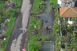 Pemkab Sidoarjo terus lakukan normalisasi sungai di titik rawan banjir