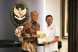 Lombok Timur usulkan perbaikan jalan kepada Kementerian PU