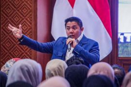 Pengamat: Turun ke akar rumput, Teddy perkuat empathetic governance