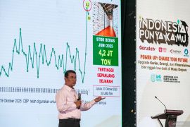 Minister urges UNS' students to work hard, embrace challenges