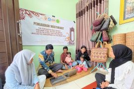 Tim dosen UMPR latih pemasaran digital UMKM