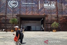 Demonstran adat serbu COP30, bentrok dengan staf keamanan PBB